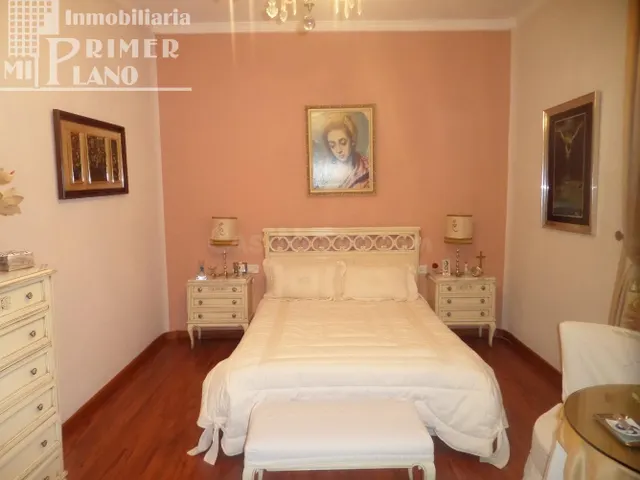 *CASA CON LOCAL COMERCIAL, JUNTO A PLAZA DE TOROS* - foto 4