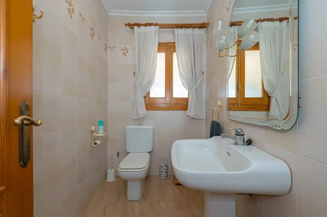 Villa mediterránea con vistas al valle a la venta en el centro de Alcalalí — 30