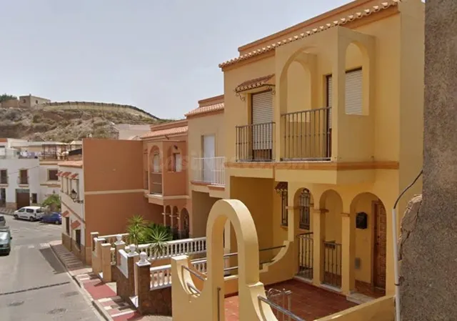 Piso 3 habitaciones 120m² en venta - Adra centro