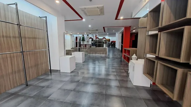 LOCAL COMERCIAL REFORMAT - foto 5