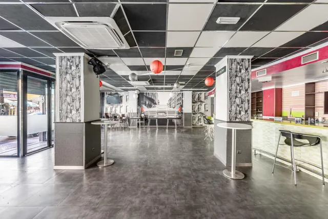 Se Vende Local Comercial Bar-Cafetería Calle Almería 9 — 20