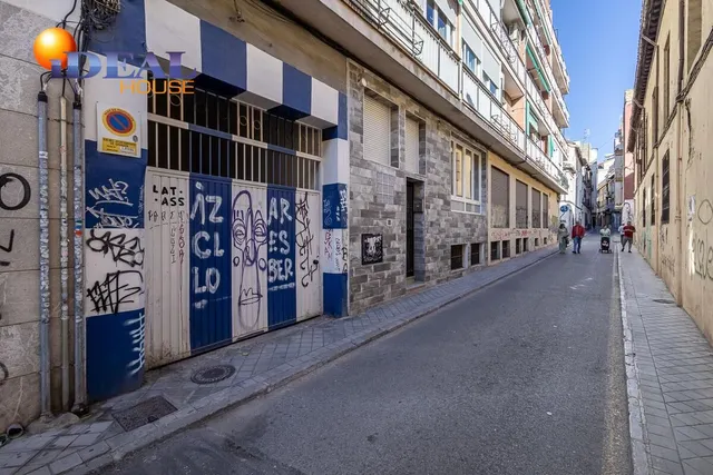 PARKING DE 30 PLAZAS EN PLENO CENTRO DE GRANADA — 22