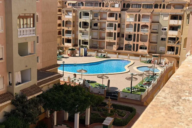 MAGNIFICA VIVIENDA CON PISCINA COMUNITARIA Y GARAJE INCLUIDO EN EL PRECIO — 17