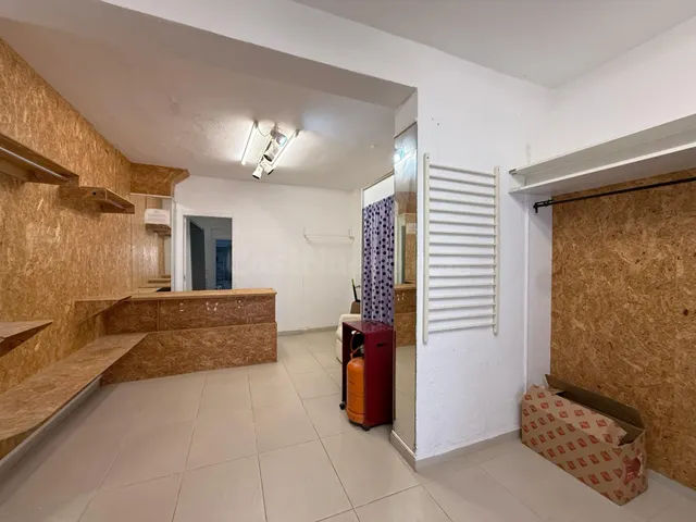 Local en venta en zona de ARENAL - foto 3