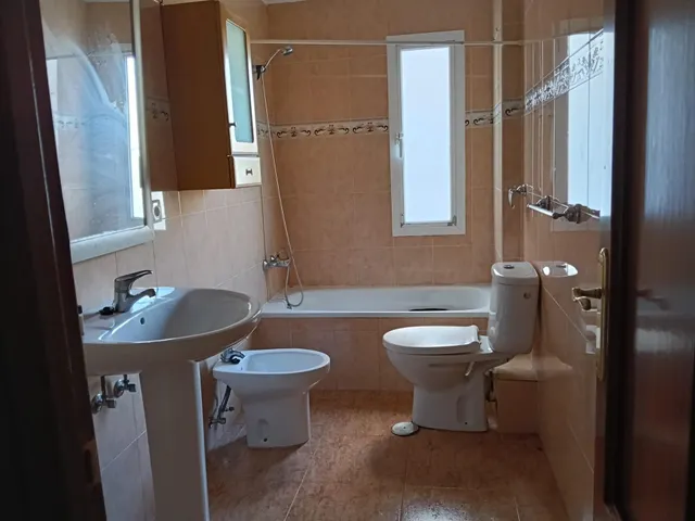 Vivienda por avenida sanidad publica cerca al estadio — 12