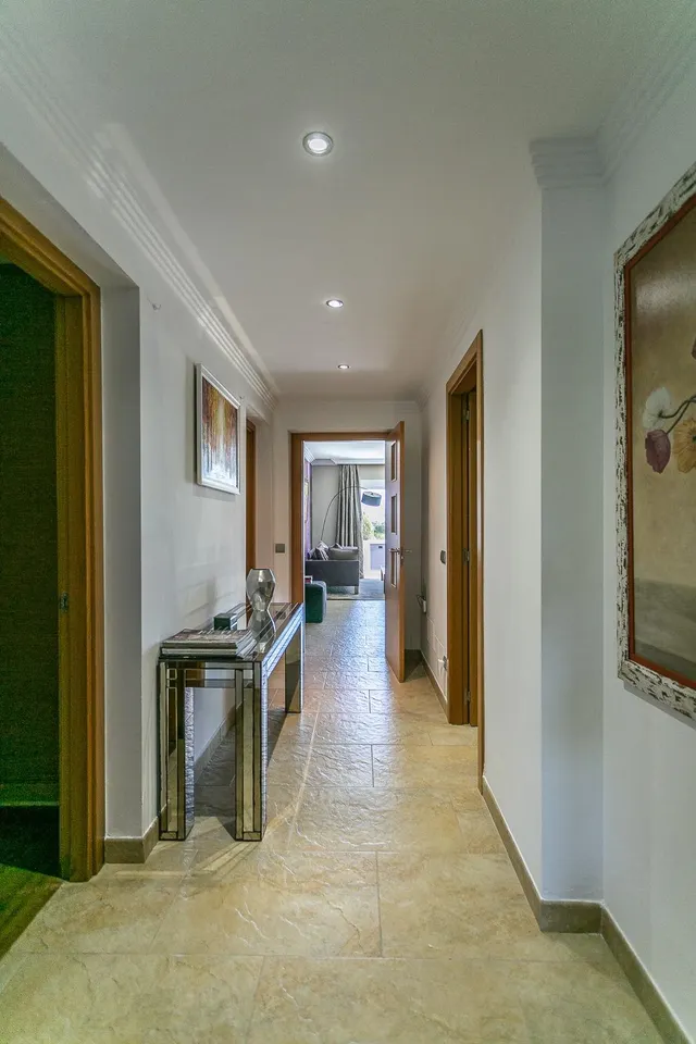 Precioso y lujoso apartamento con vistas al mar en Monte paraíso, en la Milla de Oro. Marbella — 28