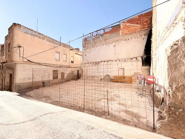 OPORTUNIDAD!!! SOLAR URBANO ESQUINA PARA CONSTRUIR CASA DE 3 - foto 2
