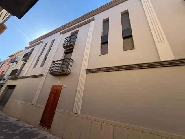 Casa en Almassora con cinco dormitorios y garaje - foto 4