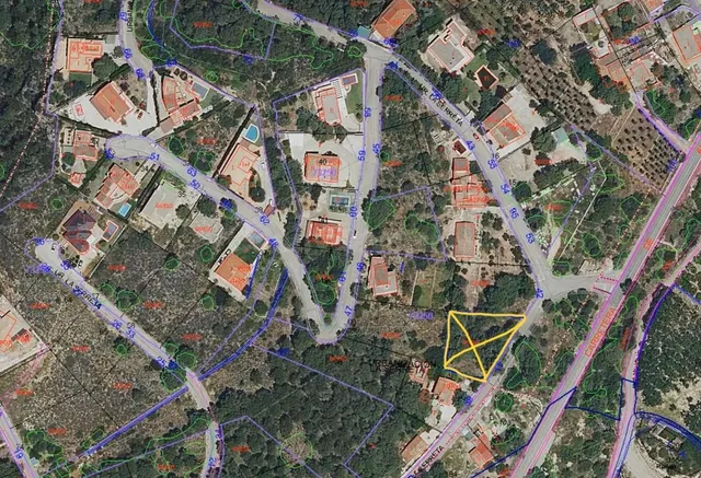 PARCELA URBANA EN URBANIZACION LA SERRETA — 3