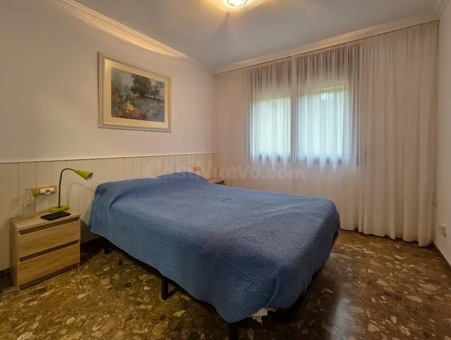 CASA DE 2 PLANTAS CON APARTAMENTO Y JARDIN — 2