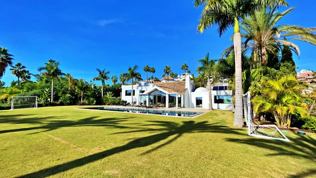 Chalet 5 habitaciones 639m² en venta - Costa del Sol — 8
