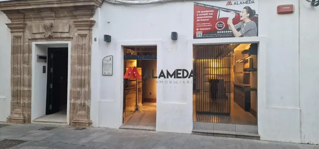 LOCAL COMERCIAL EN CALLE LA FUENTE — 11