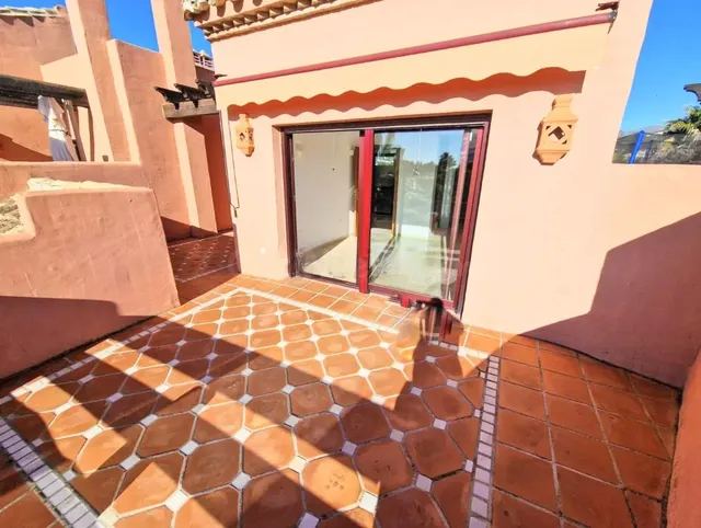 Exclusivo Ático Dúplex en Alicate Playa, Marbella - foto 2