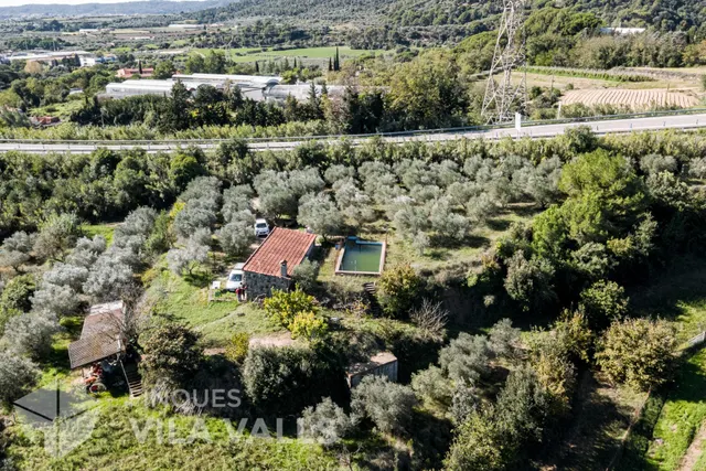 Finca rústica de 19.000 m2 con casa, olivos y pozo en Caldes de Montbui — 7