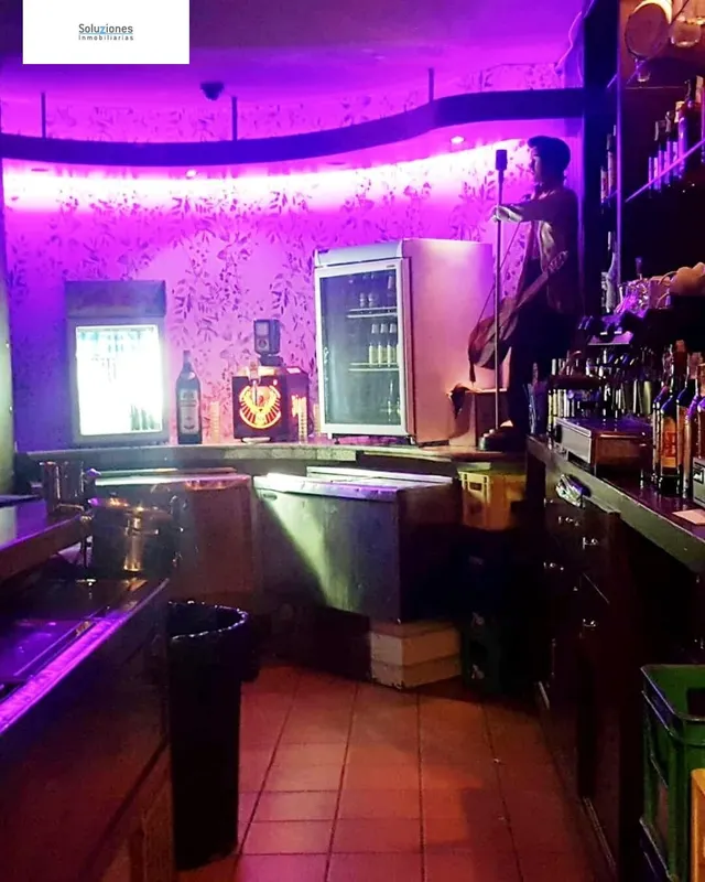Oportunidad Única: Local destinado a Disco-Pub y cafetería y - foto 4