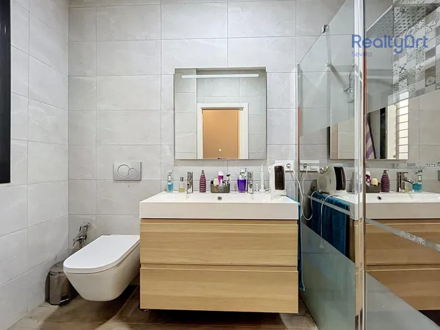 EXCELENTE VIVIENDA UNIFAMILIAR — 13