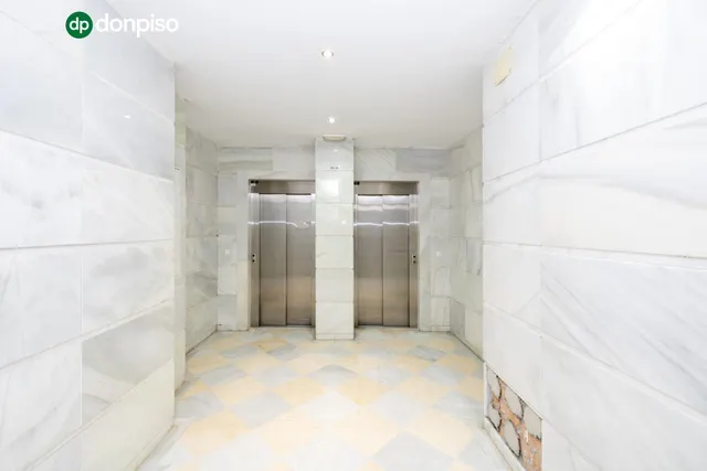 Piso de dos dormitorios en Sanders, en urbanización privada con piscina, pistas de padel, plaza de garaje y trastero — 19