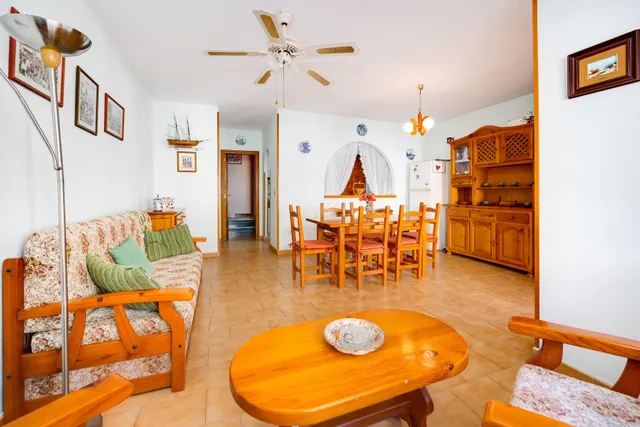 Bungalow de 3 dormitorios con piscina comunitaria en la playa de Los Locos — 9