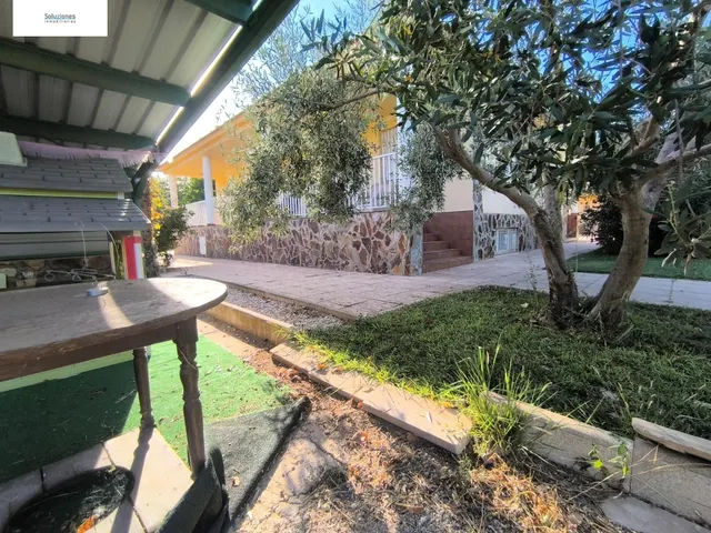 Exclusivo Chalet Seminuevo en RIACHUELOS con Amplias Instalaciones de Lujo — 10