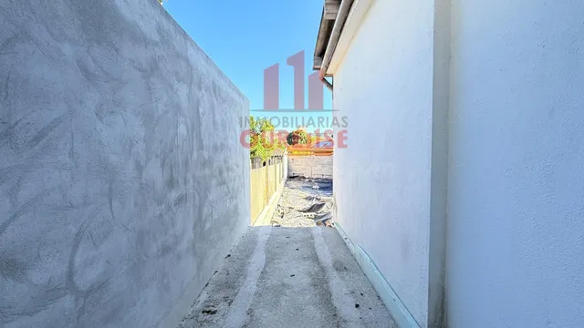 CASA SIN REMATAR CON PARCELA EN PLENO CASCO URBANO DE OURENS - foto 3