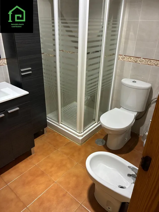 PISO CON TRASTERO CERCA DEL CENTRO COMERCIAL — 21