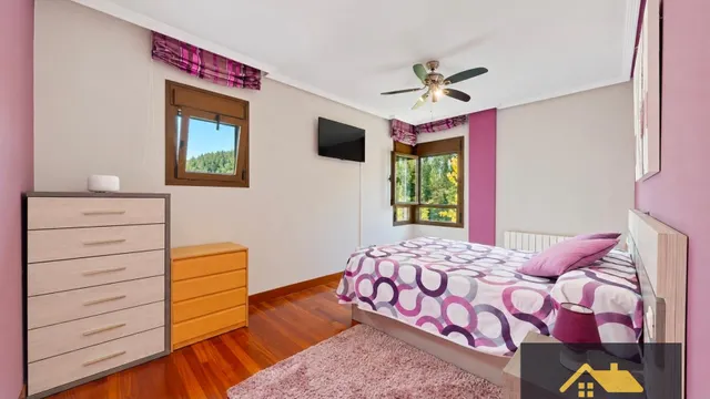 Se vende Bajo de 150m2 con jardín de 140m2 y 2 piscinas comunitarias en Sopuerta, Vizcaya — 27