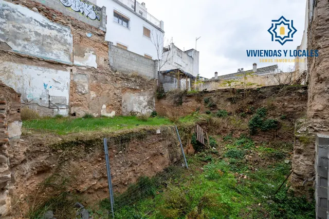 SE VENDE TERRENO URBANO PLURIFAMILIAR ZONA REAL DE CARTUJA Y JARDINES DEL TRIUNFO — 2