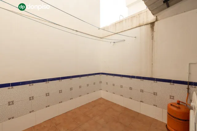 Casa independiente a 5 minutos de Granada en buen estado para entrar a vivir — 10