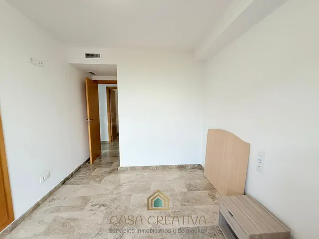 Se vende Piso de 3 dormitorios con garaje y trastero en Náqu - foto 5