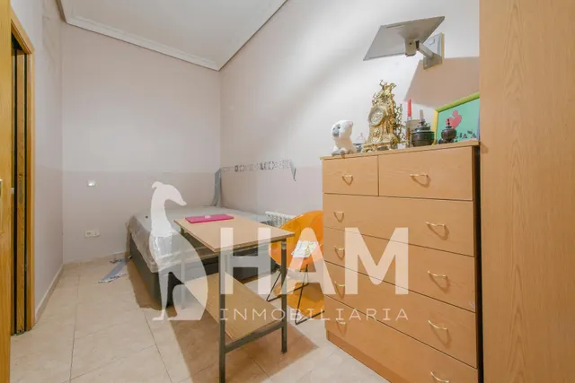 Piso 6 habitaciones 151m² en venta - San Nicasio — 28