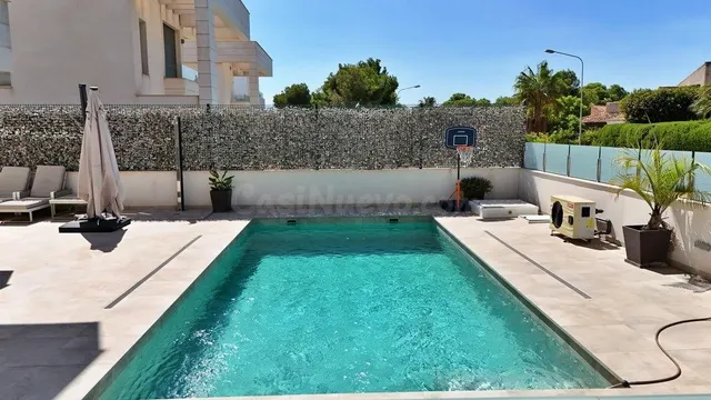 Villa de Lujo con 5 Dormitorios en Venta en Villamartín con  - foto 4