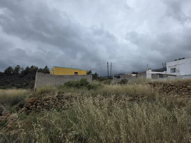 Terreno rústico de 380 m2 en Arafo, Tenerife | Excelente acc