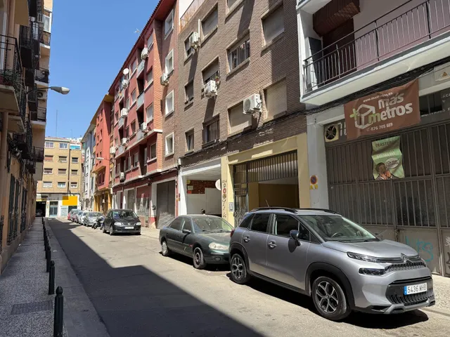 Local comercial en alquiler en Calle Borao. Zaragoza — 19