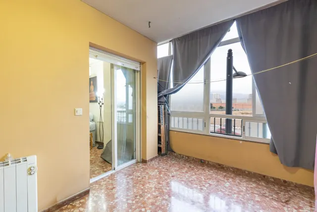 Piso de 2 dormitorios con garaje, Maracena — 5