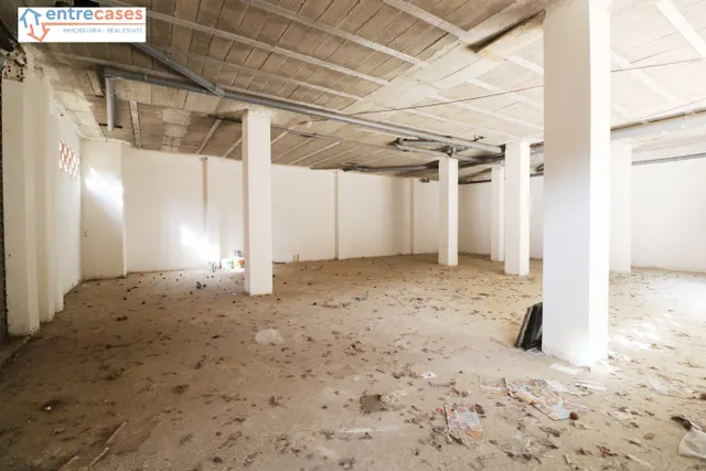 LOCAL COMERCIAL DIÁFANO A 200 METROS DE LA PLAYA — 6