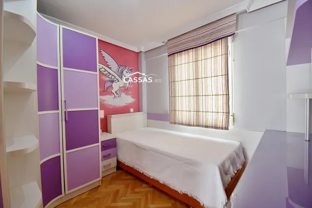 ZONA CENTRO-  Piso de 3 dormitorios y terraza. Ascensor. — 32