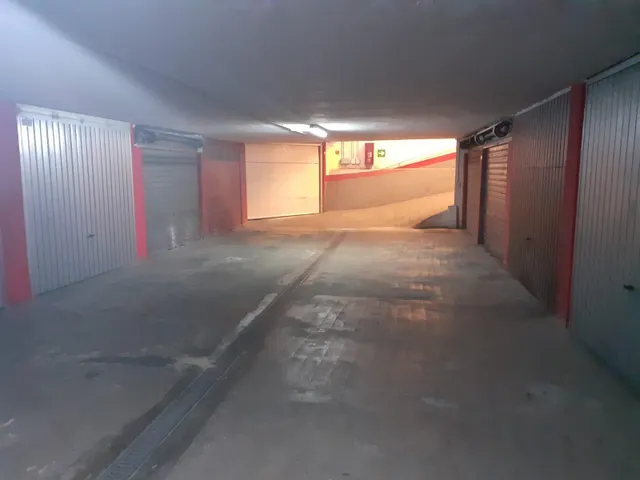 GARAJE CERRADO — 4