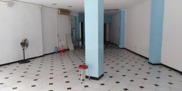 LOCAL COMERCIAL. 115 METROS. ACONDICIONADO PARA TIENDA. - foto 2