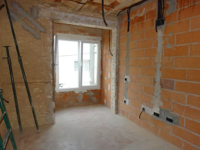 Piso para reformar a tu gusto - 3 dormitorios - 3 calles - Ventanas nuevas — 16