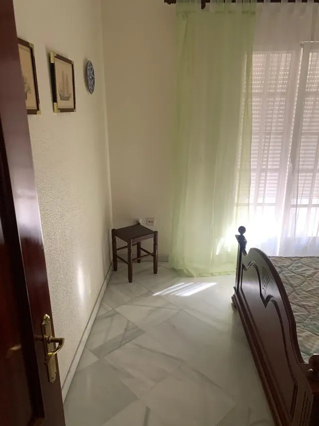 Gran casa con garajes y local comercial — 17