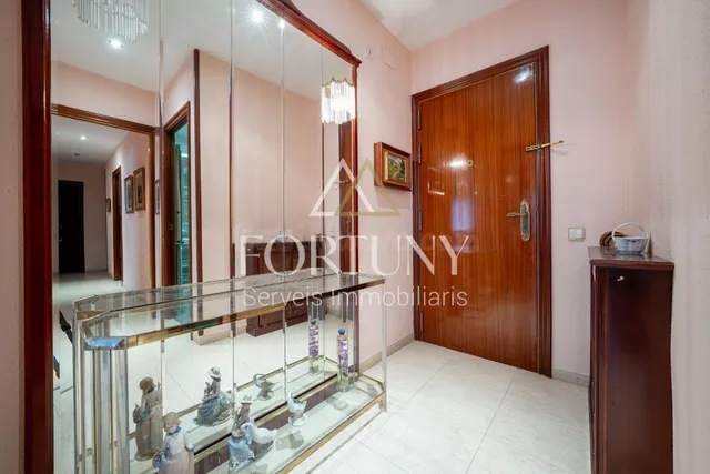Piso en venta Calle Morell, Reus. - foto 3