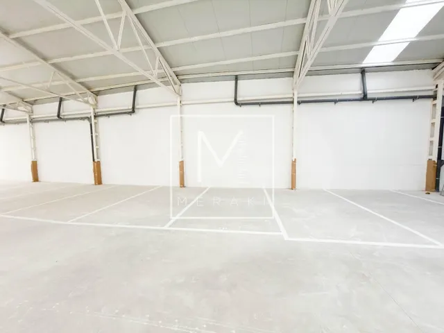 VENTA DE PLAZAS DE GARAJE EN EL BARRIO DE LA INDUSTRIA — 5