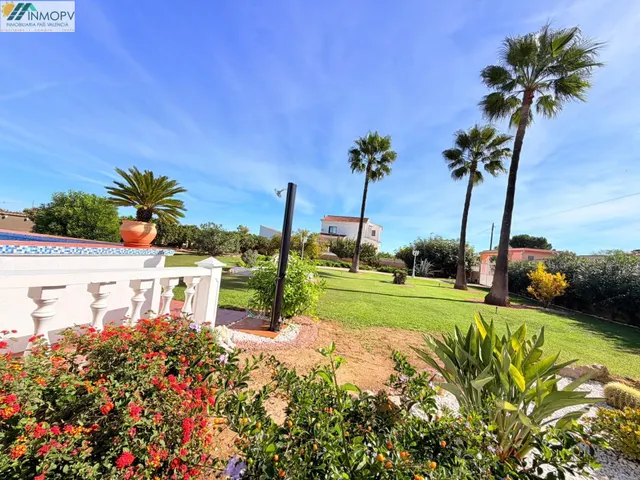 Singular chalet de 319m2 con 2.000 m2 de parcela, piscina y apartamento independiente en vistabella Vinaròs! — 16