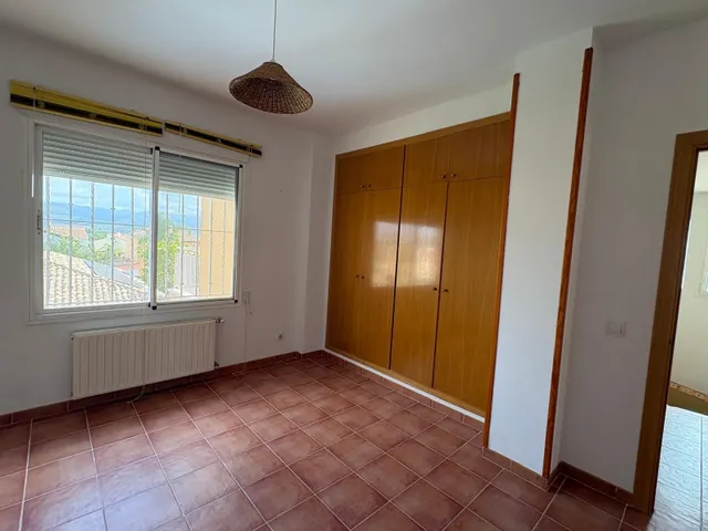 Chalet independiente en Urbanización Vall de Lliria — 17