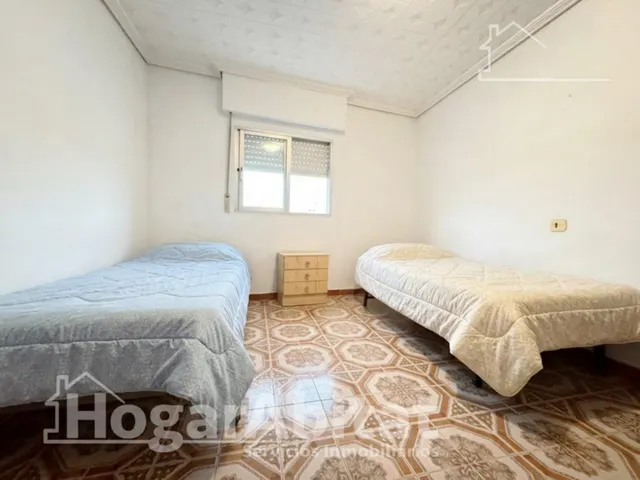 Amplia casa con terraza y garaje cerca de la playa de Sagunto — 22