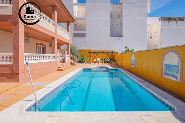 ¡Impresionante Chalet en Lachar con Piscina y Amplios Espacios! ✨ — 2