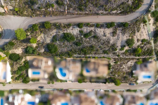 Terreno edificable en Jalón con vistas al valle y servicios cercanos — 18