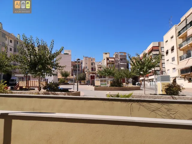 LOCAL COMERCIAL EN VILLAJOYOSA — 10