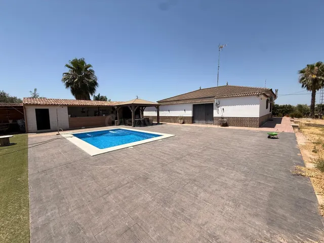 ¡¡ VIVIENDA RÚSTICA CON PISCINA Y ZONA DE OCIO EN LOS ALGARB