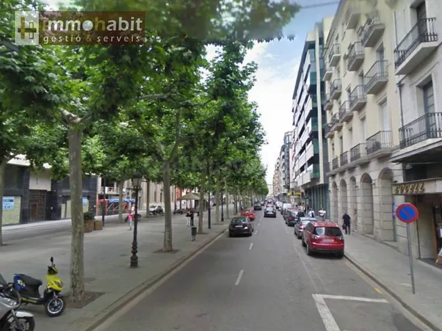 LOCAL COMERCIAL EN RAMBLA FERRAN